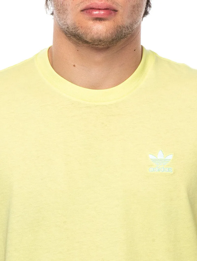 ESSENTIAL TEE IN LIME