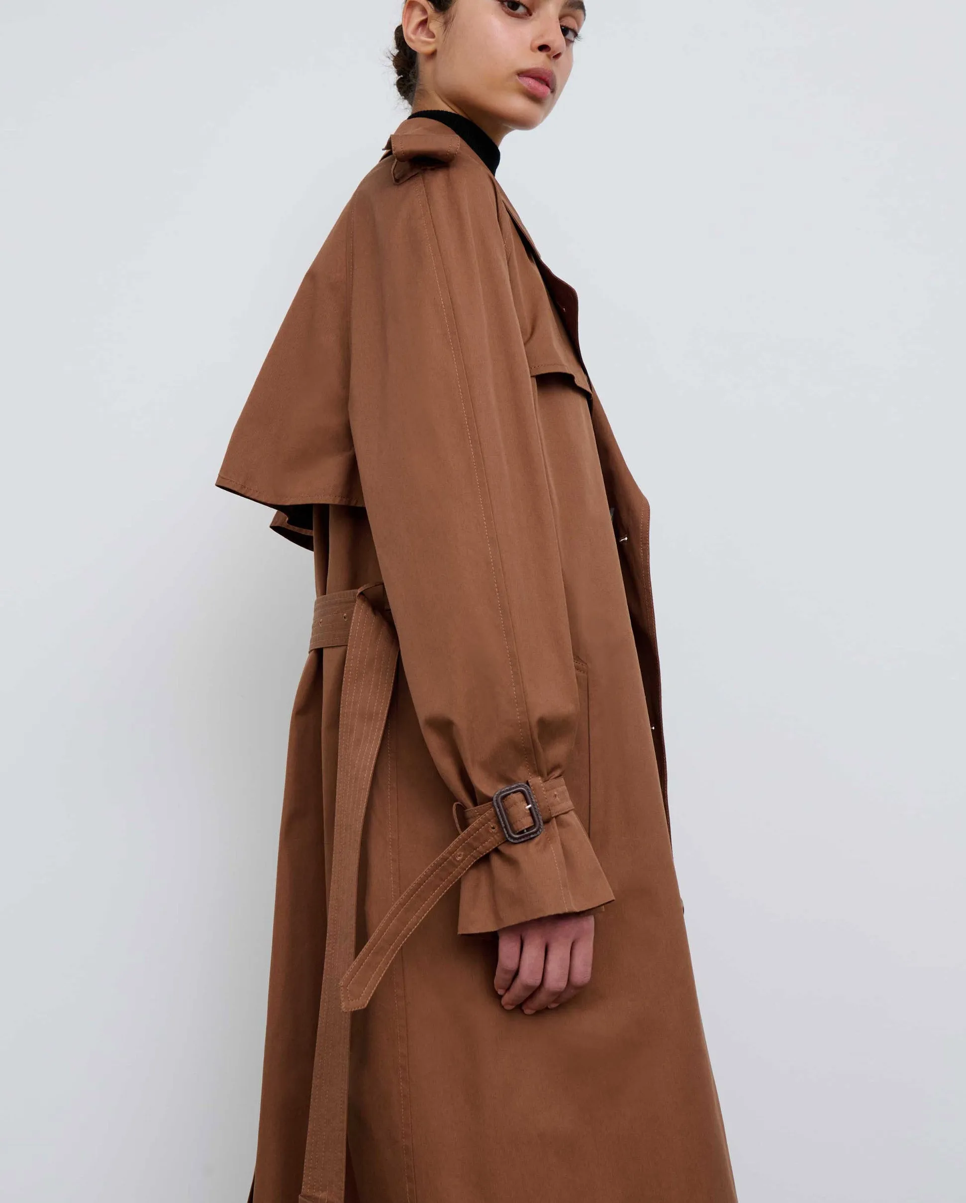 TRENCH COAT / BROWN